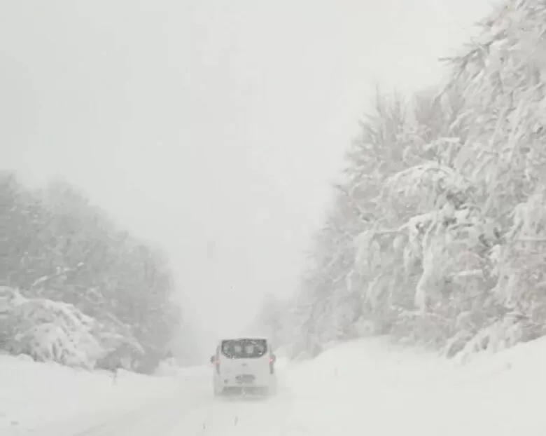 Ripački klanac i Romanija zatvoreni za teretni saobraćaj zbog snijega