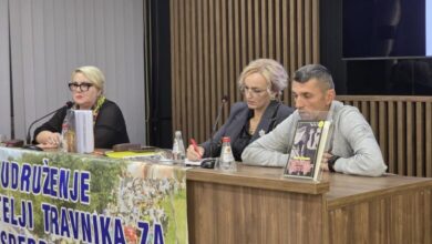 U Novom Pazaru održana promocija knjiga “Maloljetnik na putu smrti“ i „Strasti i boli čekanja“