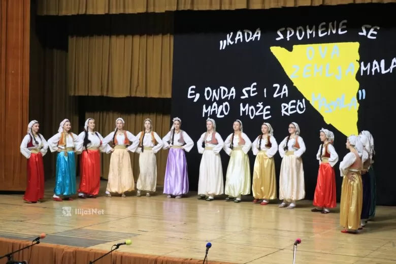 Svečana večer u Ilijašu: Program posvećen Danu državnosti BiH okupio djecu, učenike i njihove mentore