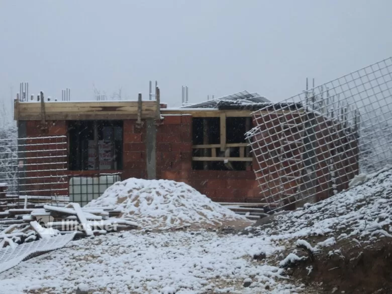 U Halugama kod Ilijaša u toku izgradnja treće stambene jedinice za smještaj romskih porodica