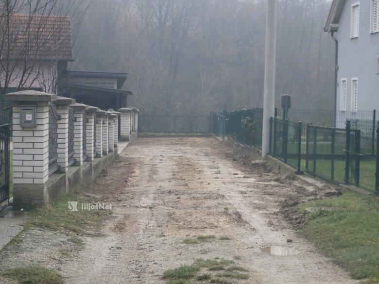 Počela Rekonstrukcija Još Jednog Puta U Podlugovima
