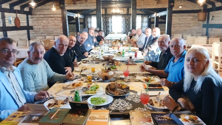 Ilijašanin Elvir Čutura Održao Nekoliko Edukativnih Predavanja O Pčelarstvu U Crnoj Gori