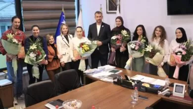 Prijem Kod Općinskog Načelnika Amara Dovadžije Za Dobitnike Zlatnih I Srebrnih Znački Univerziteta U Sarajevu