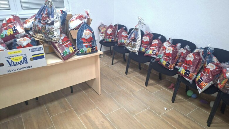 Mz Gajevi I Ove Godine Organizuje Podjelu Novogodišnjih Paketića Za Djecu