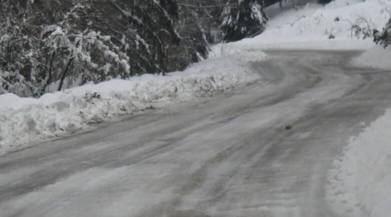 Upozorenje vozačima: Izuzetno opasni uslovi na putu Čevljanovići-Gajevi