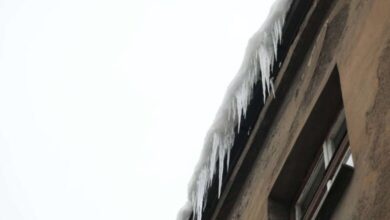 Upozorenje KUCZ o obavezi uklanjanja snijega i ledenica s krovova objekata