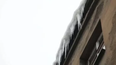 Upozorenje KUCZ o obavezi uklanjanja snijega i ledenica s krovova objekata