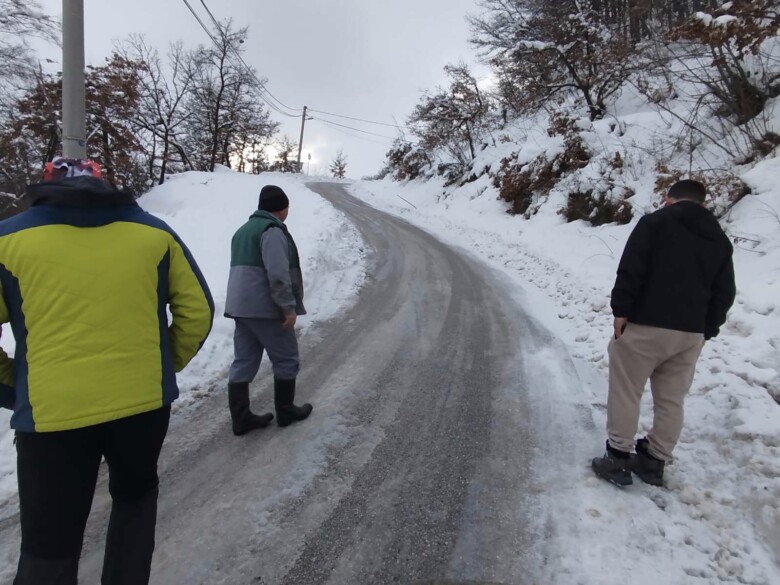 Ulica Vranjak u Semizovcu ponovo prohodna zahvaljujući slozi mještana