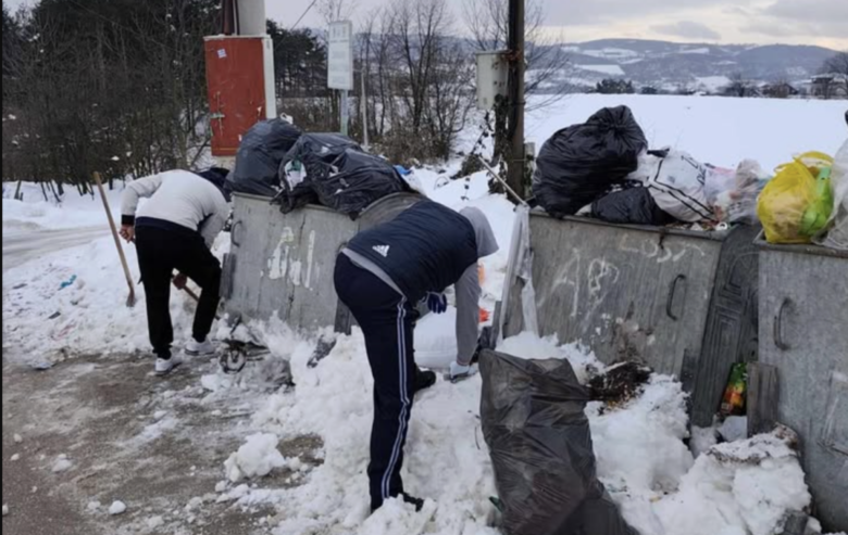 Braća Salihović u Sovrlama kod Ilijaša očistili prostor oko kontejnera