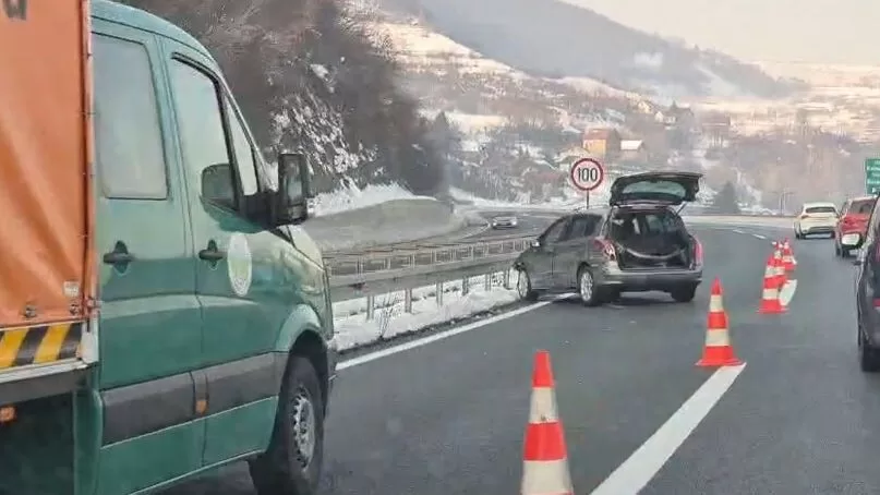 Nesreća na autoputu kod Kaknja, pričinjena materijalna šteta