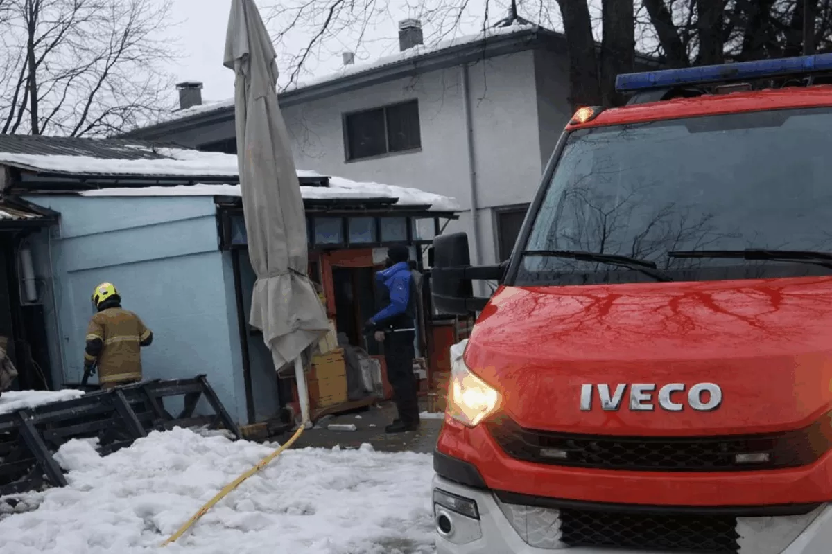 Brza intervencija vatrogasaca spriječila veću štetu u centru Ilijaša