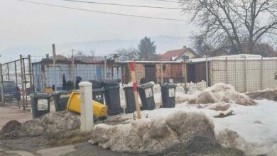 Neredovan odvoz smeća u Lješevu: Kante pune danima, građani traže odgovor