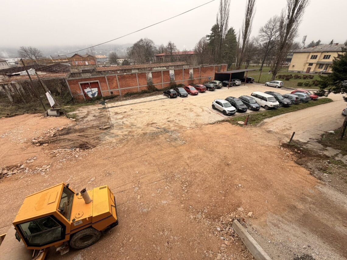 Radovi na parking prostoru u ulici 126. ilijaške brigade: Potrebno ukloniti vozila