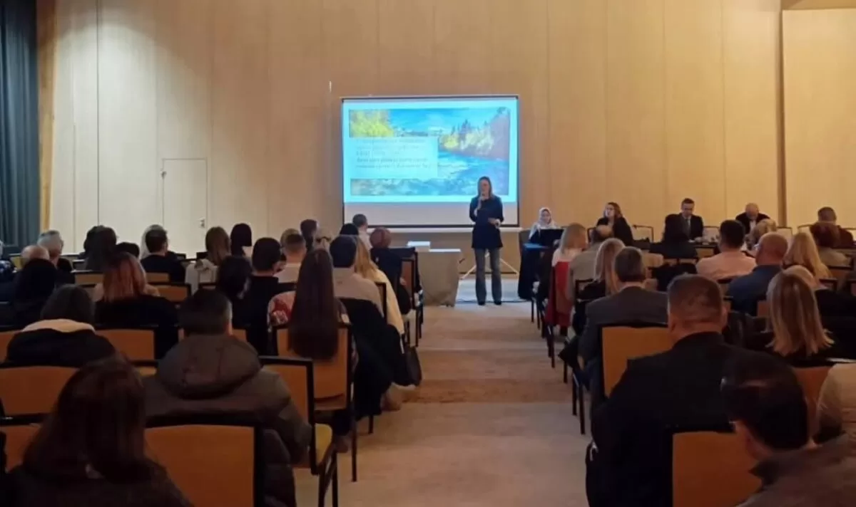 Predstavnici KJU za zaštićena prirodna područja učestvovali u javnoj raspravi o upravljanju vodama na slivu rijeke Save