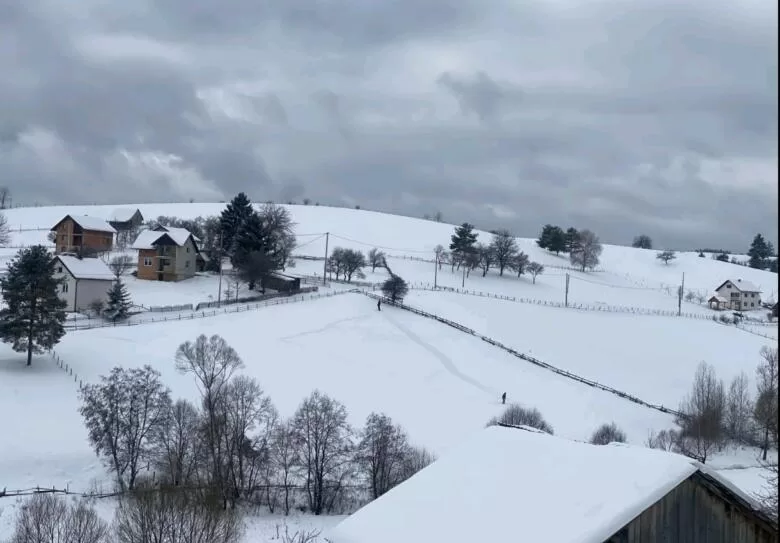 Vrijeme danas: Oblačno s kišom, poslijepodne snijeg