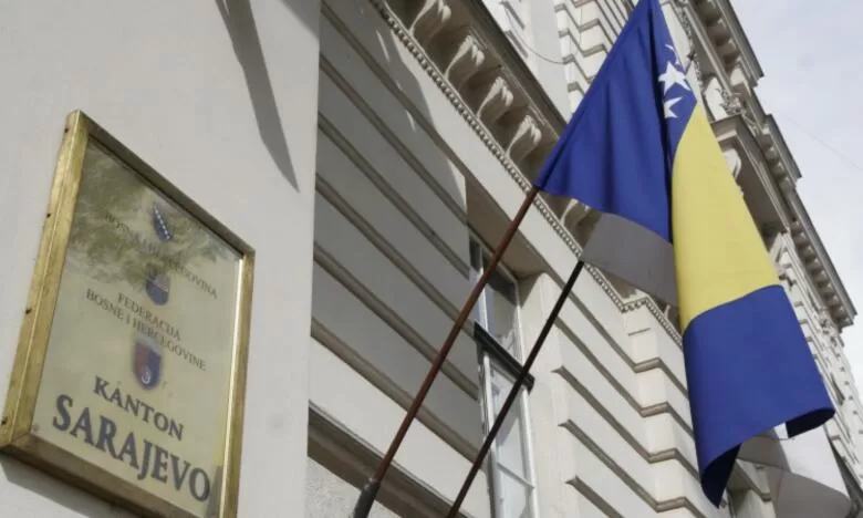 Protest radnika Stomatološkog fakulteta danas ispred Vlade Kantona Sarajevo