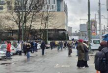 Počelo okupljanje građana ispred Zemaljskog muzeja BiH