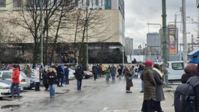 Počelo okupljanje građana ispred Zemaljskog muzeja BiH