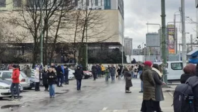 Počelo okupljanje građana ispred Zemaljskog muzeja BiH