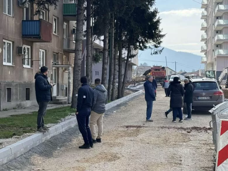 Stanari zgrade kod Općine Ilijaš izrazili nezadovoljstvo zbog radova i otežanog pristupa objektu