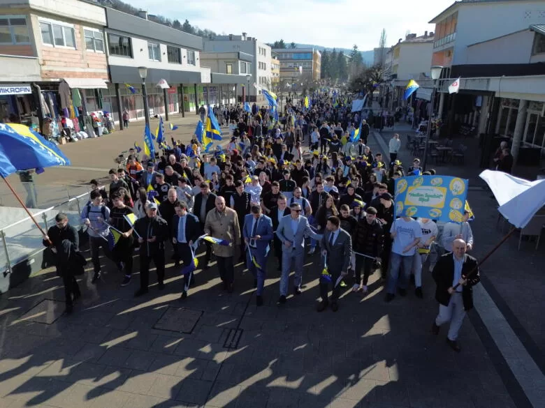 Ponosni koraci Ilijaša: Upriličen svečani defile povodom Dana reintegracije i Dana nezavisnosti BiH