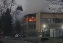 Požar u industrijskoj zoni Željezara Ilijaš: Vatrogasci na terenu, gori napušten objekat