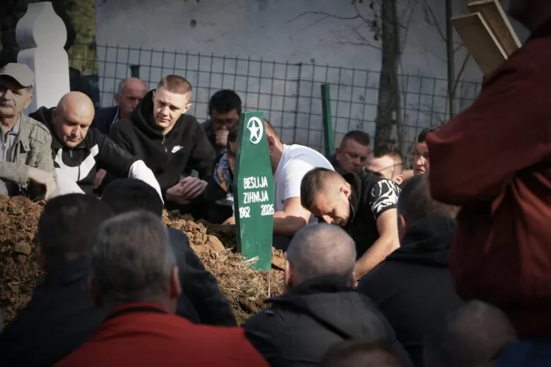 U Koritima kod Ilijaša klanjana dženaza Zihniji Bešliji, ispraćen uz prisustvo velikog broja građana