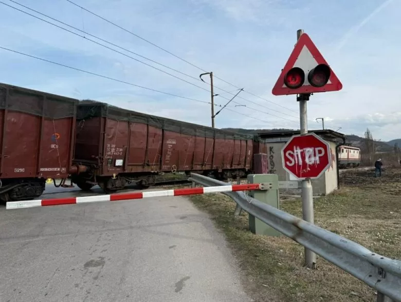 Nesreća u Semizovcu: Voz udario pješaka