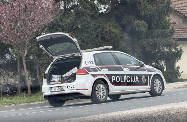 Sudar dva vozila u ulici Bosanski put, bez povrijeđenih