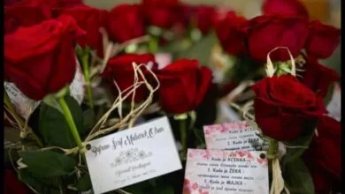 U džematu Podlugovi tradicionalna prodaja ruža poslije džume namaza za radost ženskih članova porodice