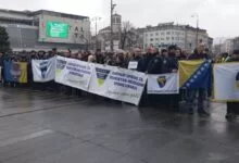 Protest državnih službenika BiH ispred Parlamentarne skupštine BiH