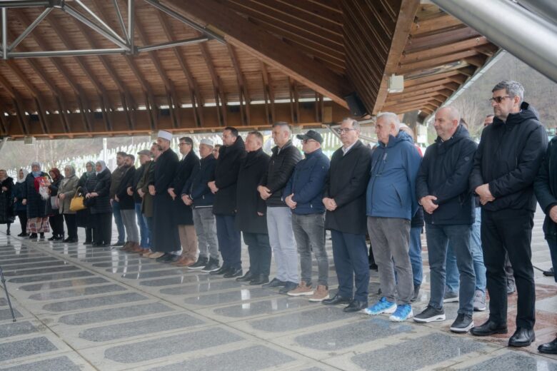 Danas je u Potočarima obilježena 23. godišnjica prve kolektivne dženaze