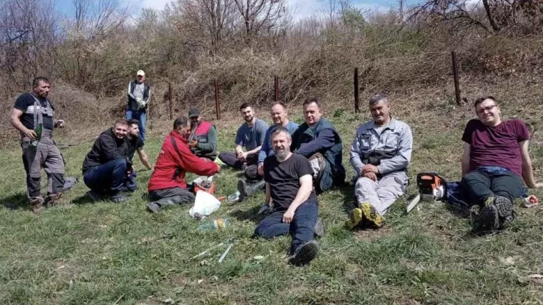 U toku akcija čišćenja mezarja u Bioči: Mještani zajednički uređuju prostor od posebnog značaja