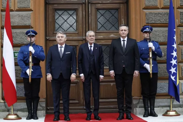 Predsjednik Austrije Alexander Van der Bellen svečano dočekan ispred Predsjedništva BiH