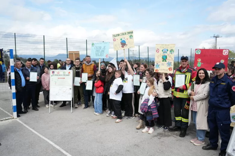 Završna smotra u Dragoradima krunisala „Zelenu stazu znanja