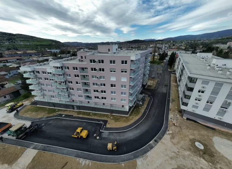 Totalna obustava saobraćaja u ulici 126. ilijaške brigade 24. i 25. aprila zbog završnog asfaltiranja