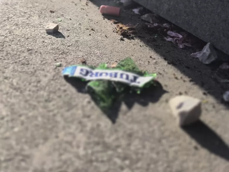 Razbijene flaše redovna pojava u Ilijašu: Nemar pojedinaca postaje prijetnja za djecu