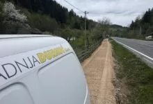 Radovi u Moševićima: Gradi se pješačka staza u MZ Srednje