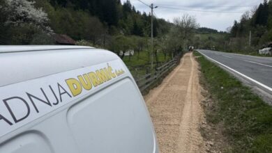 Radovi u Moševićima: Gradi se pješačka staza u MZ Srednje