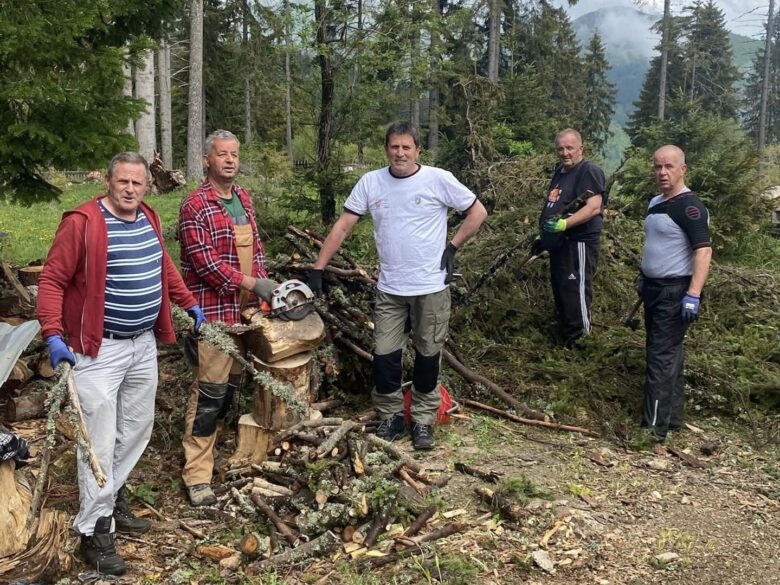 Članovi PD “Budoželj” Breza uspješno realizovali veliku radnu akciju uređenja doma i okoline