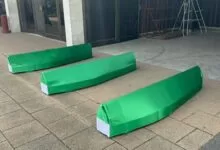 Tuzla: Obavljen ispraćaj tabuta civilnih žrtava iz Bratunca, dženaza 12. maja u Veljacima