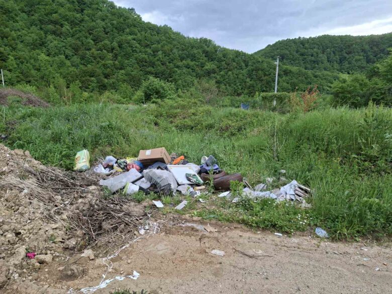 Nova deponija otpada uz kanjon rijeke Misoče: Smeće završilo u vodozaštitnoj zoni kod Ilijaša