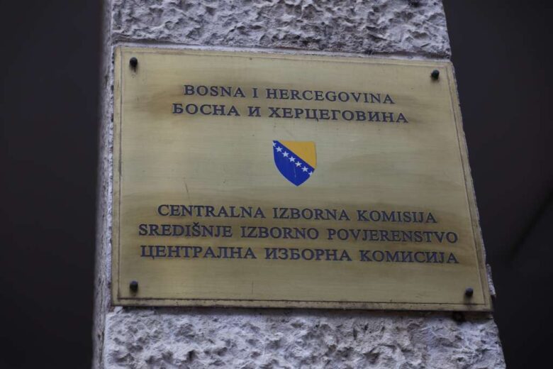 Utvrđena lista od 11.998 kandidata za predsjednika i zamjenika predsjednika biračkih odbora