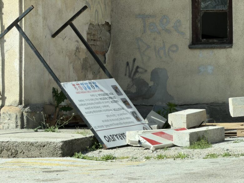 Kašnjenje radova u Podlugovima otvorilo pitanje odgovornosti i prioriteta