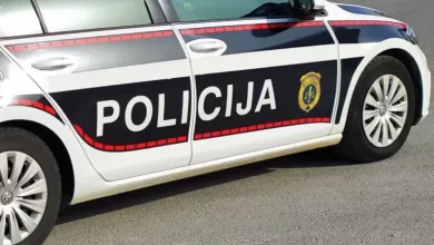 Brzom reakcijom policije rasvijetljena provala u Lješevu kod Ilijaša: Pronađene ukradene stvari, uhapšene dvije osobe