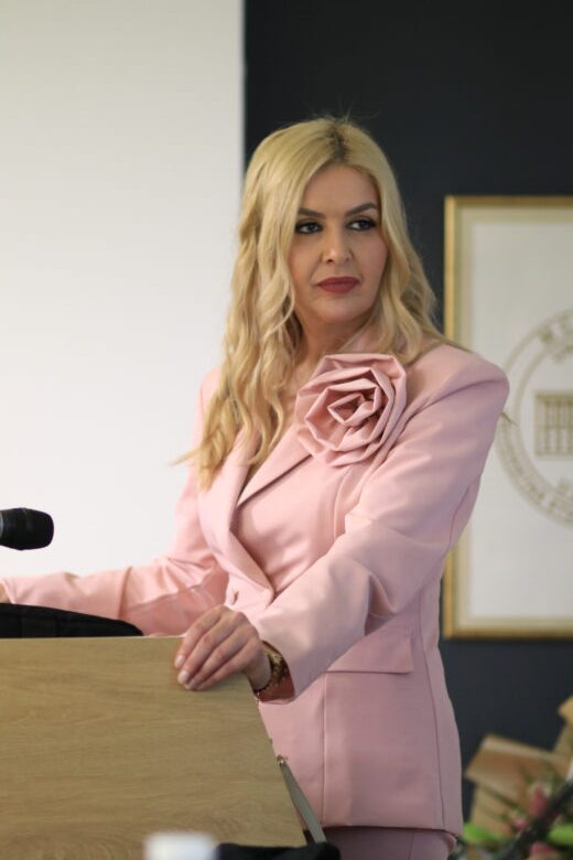 Spoj nauke i rađaonice: Priča o dr. sc. Fahiri Imamović, jednoj od prvih babica sa doktoratom zdravstvenih nauka u BiH