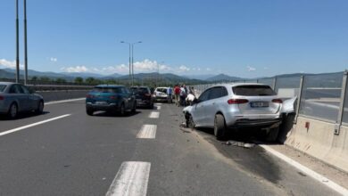Teška saobraćajna nesreća na autoputu kod Sarajeva: Povrijeđeno više osoba