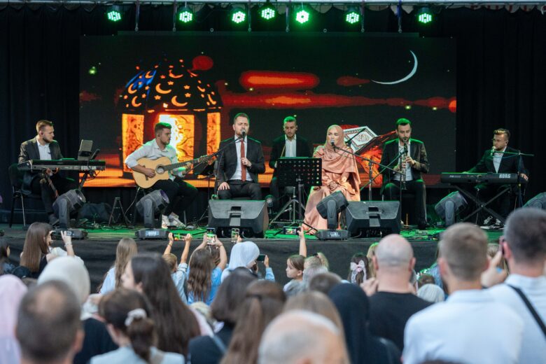 Bajramski koncert: Građani Vogošće uživali u izvedbama Šejme, Zejda i hafiza Aziza Alilija