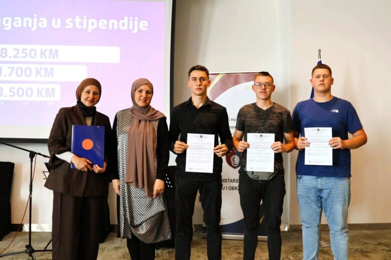 U Srednjoškolskom centru „Nedžad Ibrišimović“ potpisani ugovori o dodjeli stipendija za deficitarna zanimanja