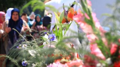 Zajednički ispraćaj žrtava genocida u Srebrenici 9. jula u Visokom, ispraćaj kolone i kroz Ilijaš